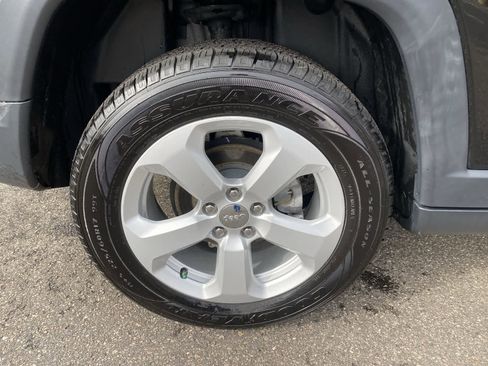 Used 2019 Jeep Compass Latitude image 21