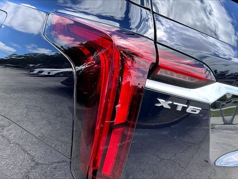 Used 2021 Cadillac XT6 Premium Luxury image 29