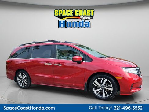 Certified 2023 Honda Odyssey Touring image 3