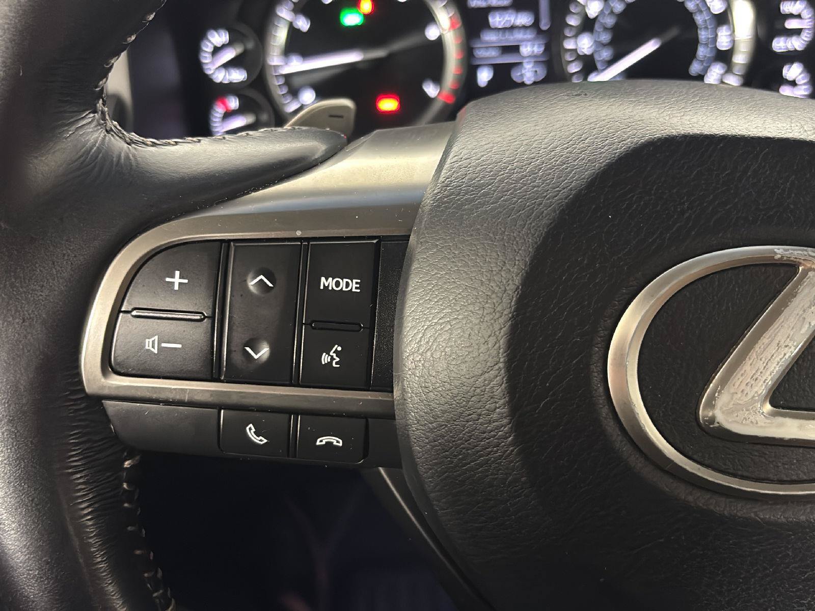 Used 2016 Lexus LX 570 4WD w/ Luxury Package image 10