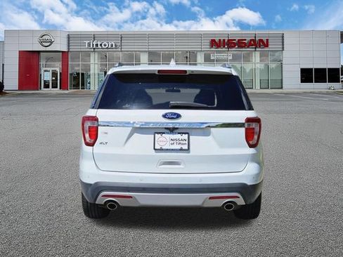 Used 2017 Ford Explorer XLT FWD image 5