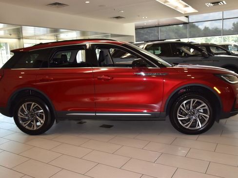New 2026 Lincoln Corsair Premiere FWD image 5