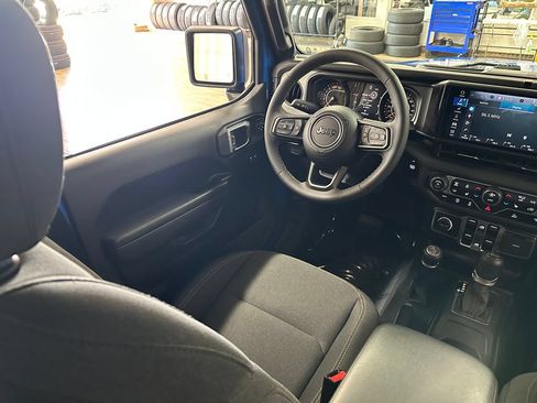 Used 2024 Jeep Wrangler Unlimited Sport AWD/4WD image 13