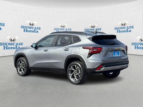 Used 2024 Chevrolet Trax LT w/ Driver Confidence Package image 5