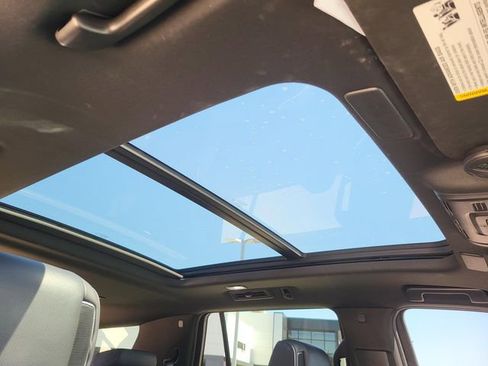 Used 2023 Cadillac Escalade Sport w/ LPO, ONYX Package image 9