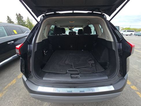 Used 2022 Nissan Rogue SV FWD image 15