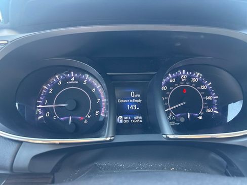Used 2015 Toyota Avalon Limited FWD image 18