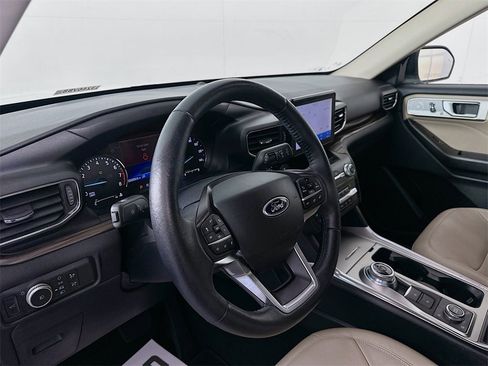 Used 2020 Ford Explorer Limited image 9