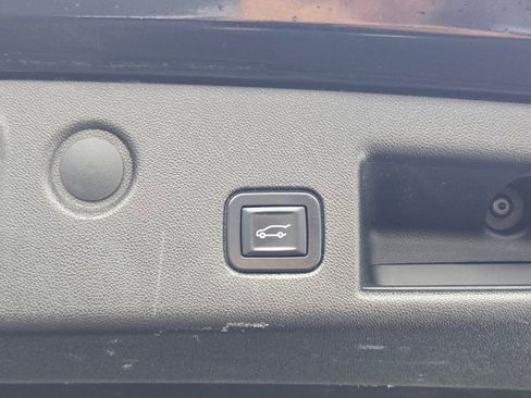 Used 2018 Chevrolet Equinox LT image 13