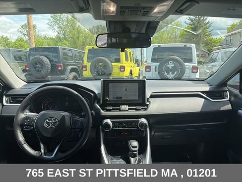 Used 2025 Toyota RAV4 XLE w/ Convenience Package AWD/4WD image 19