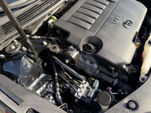 Used 2015 Toyota Avalon XLE image 28