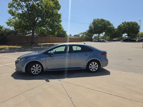Used 2020 Toyota Corolla LE FWD image 5