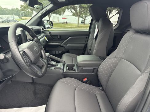 Used 2025 Toyota Tacoma SR image 13