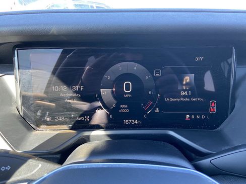 Used 2025 GMC Acadia Elevation image 6