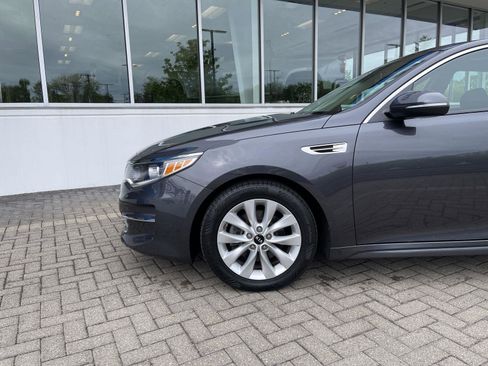 Used 2018 Kia Optima EX w/ Premium Package FWD image 9