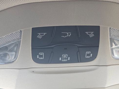 Used 2022 Chrysler Pacifica Touring-L FWD image 21