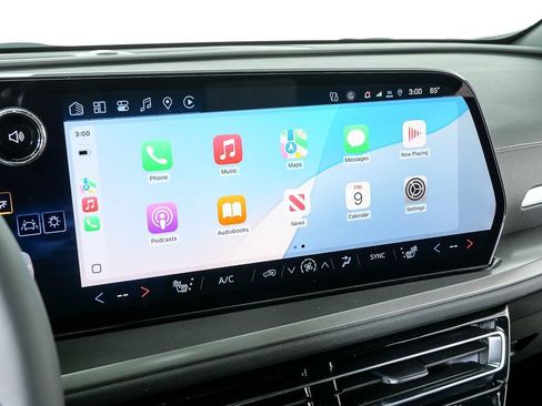 New 2026 Chevrolet Traverse LT image 15