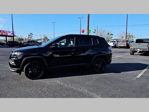 New 2026 Jeep Compass Latitude image 23