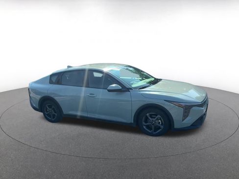 Used 2025 Kia K4 FWD image 2