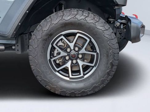 Certified 2024 Jeep Wrangler Unlimited Rubicon AWD/4WD image 11