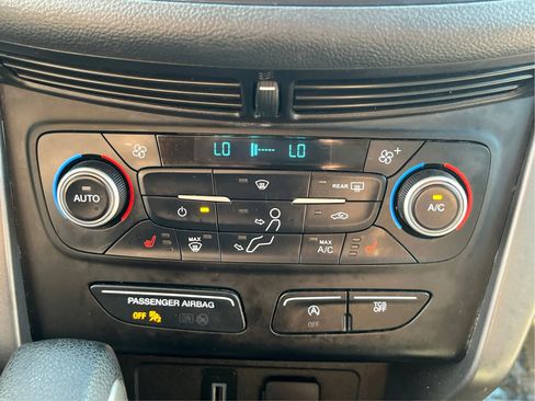 Used 2019 Ford Escape SE image 32