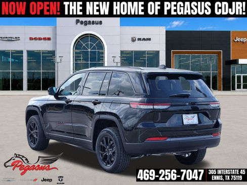 New 2026 Jeep Grand Cherokee Altitude RWD image 4