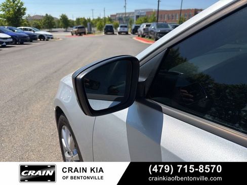 Used 2015 Volkswagen Jetta SE FWD image 14