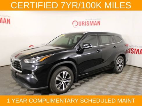 Used 2022 Toyota Highlander XLE AWD/4WD image 2
