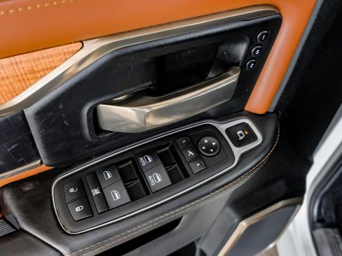 Used 2022 RAM 3500 Limited AWD/4WD image 46