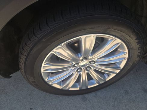 Used 2020 Ford Explorer Limited RWD image 7