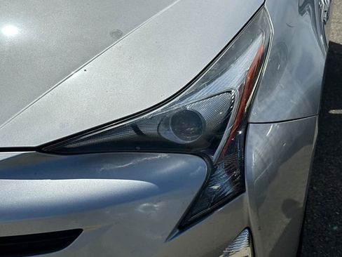 Used 2016 Toyota Prius Three Touring FWD image 11