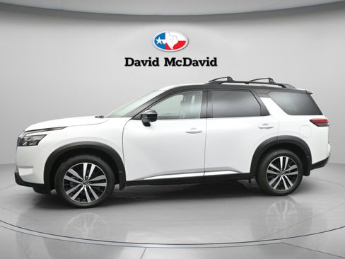 Used 2025 Nissan Pathfinder Platinum w/ Cargo Package AWD/4WD image 5