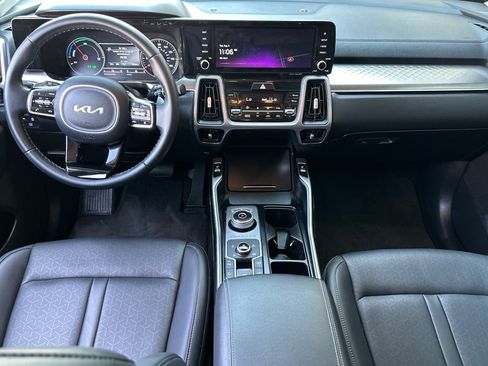 Used 2024 Kia Sorento EX AWD/4WD image 14