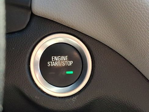 Used 2022 Chevrolet Equinox LS AWD/4WD image 24