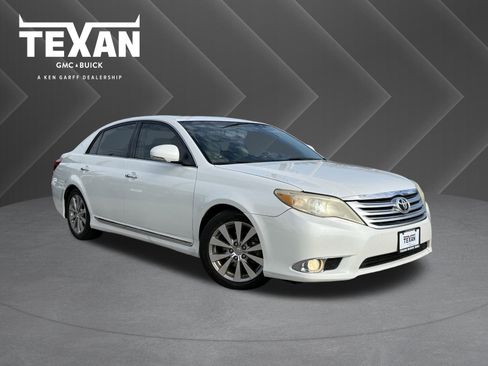 Used 2012 Toyota Avalon Limited image 1