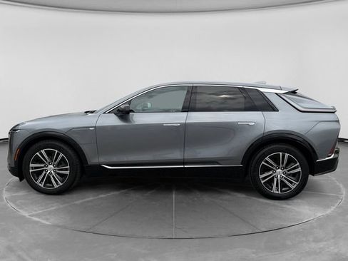 Used 2023 Cadillac Lyriq AWD image 6
