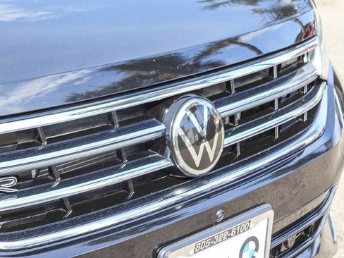 Used 2022 Volkswagen Tiguan SEL R-Line image 9