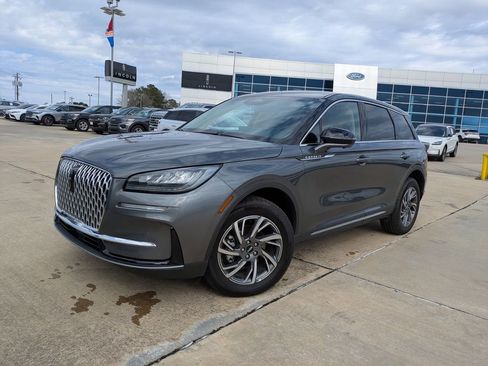 Used 2025 Lincoln Corsair FWD w/ Equipment Group 101A image 4