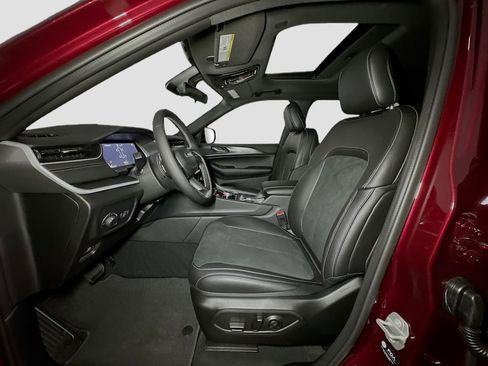 New 2025 Jeep Grand Cherokee L Altitude AWD/4WD image 15
