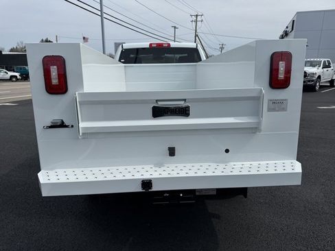 New 2024 RAM 2500 Tradesman w/ Chrome Appearance Group image 4