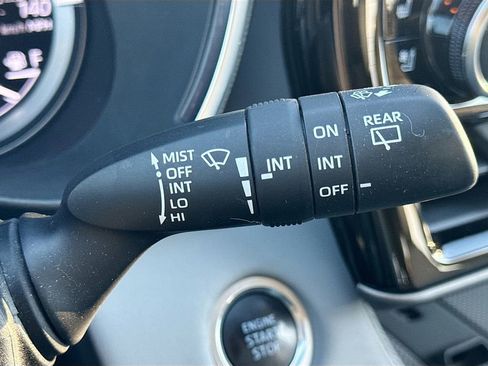 Used 2020 Toyota Highlander Limited image 14