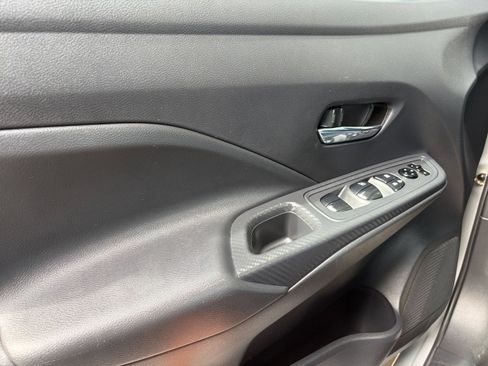 Used 2025 Nissan Versa SV FWD image 18