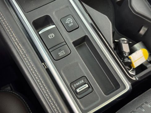 Used 2023 Nissan Pathfinder Platinum w/ Lighting Package (N93) image 31