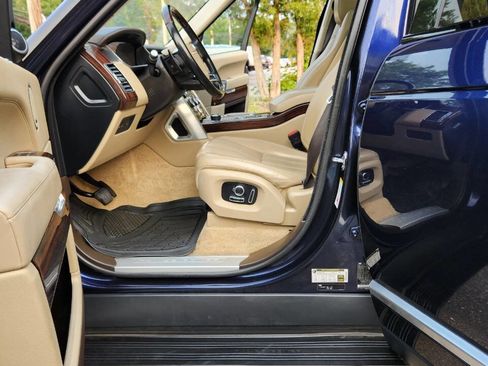 Used 2017 Land Rover Range Rover HSE image 29