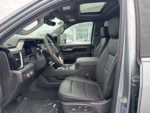 New 2026 GMC Sierra 3500 Denali w/ Denali Reserve Package image 9