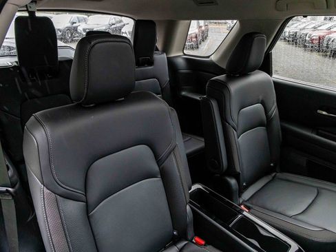 Certified 2025 Nissan Pathfinder SL w/ SL Premium Package image 26