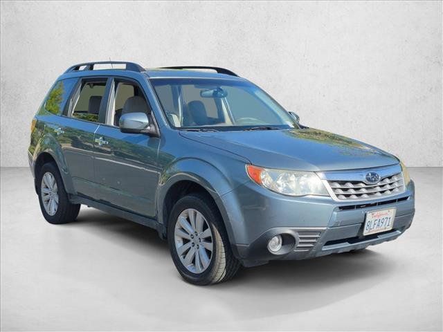 Used 2013 Subaru Forester 2.5X Limited AWD/4WD image 3