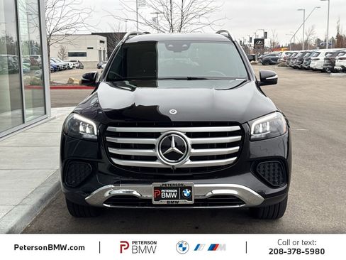Used 2025 Mercedes-Benz GLS 450 4MATIC image 9