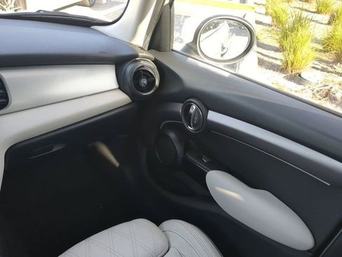 Used 2022 MINI Cooper S w/ Driver Assistance Package image 18