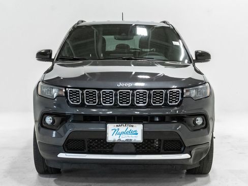 Used 2024 Jeep Compass Limited AWD/4WD image 3